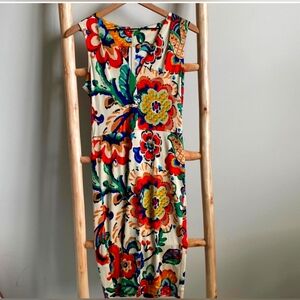 TORY BURCH SILK FLORAL DRESS IN SIZE SMALL. VERY COLORFUL. PRETTY